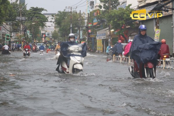 mơ thấy nước ngập
